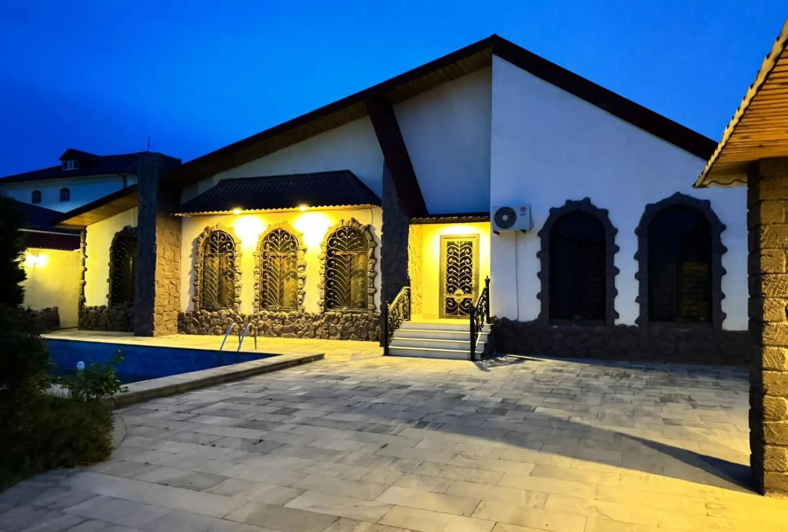 Merdekan Villa Baku